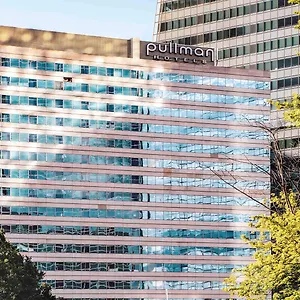 Отель Pullman Paris La Defense Курбевуа